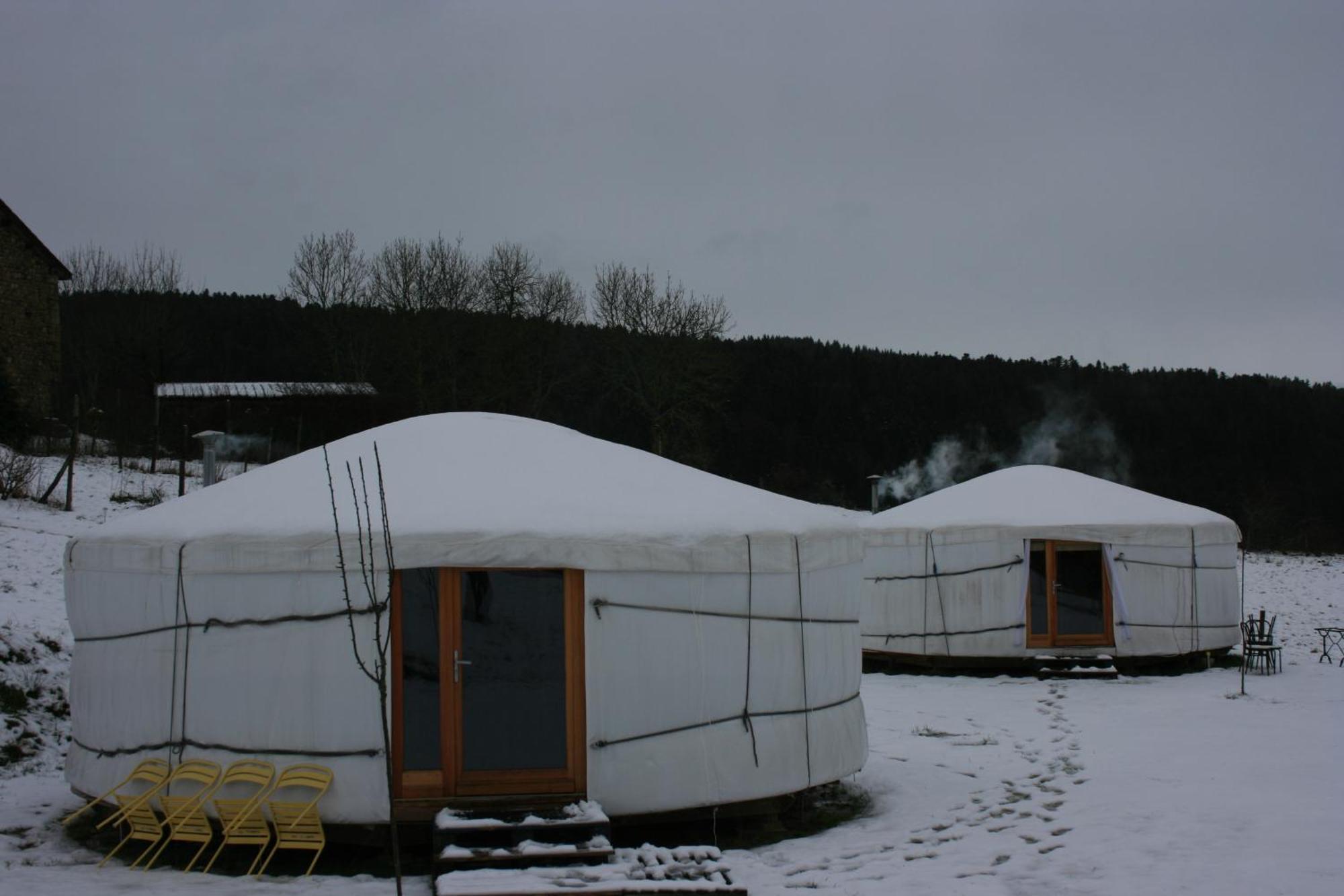 Yourtes En Terrasse Bonneval Kültér fotó