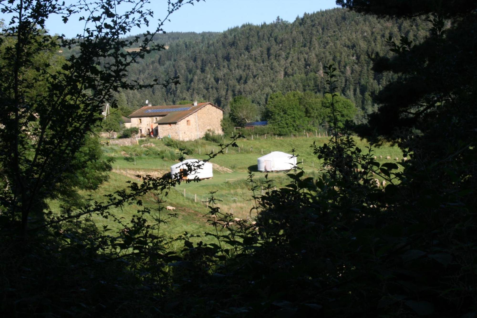 Yourtes En Terrasse Bonneval Kültér fotó