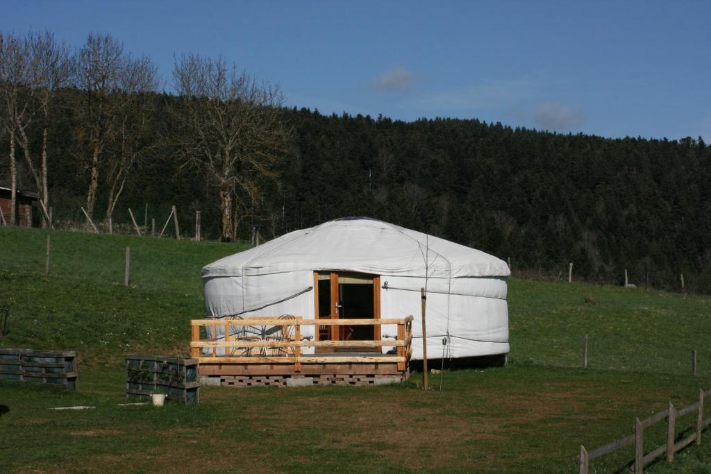 Yourtes En Terrasse Bonneval Kültér fotó