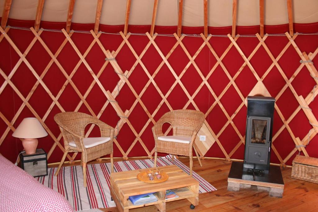 Yourtes En Terrasse Bonneval Kültér fotó